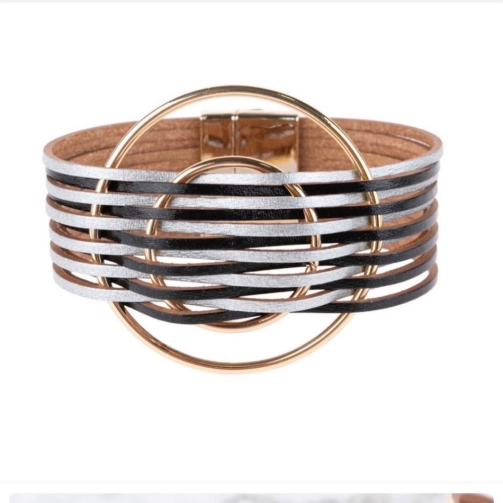 FAUX LEATHER MAGNETIC BRACELET